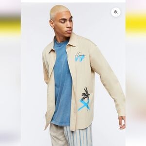 Forever 21 Beige Graphic Casual Shirt with Blue Accents